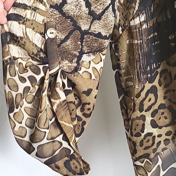 Susan Graver Brown, Black & White Animal Print Buttondown Blouse, Size 2X - Picture 3 of 11